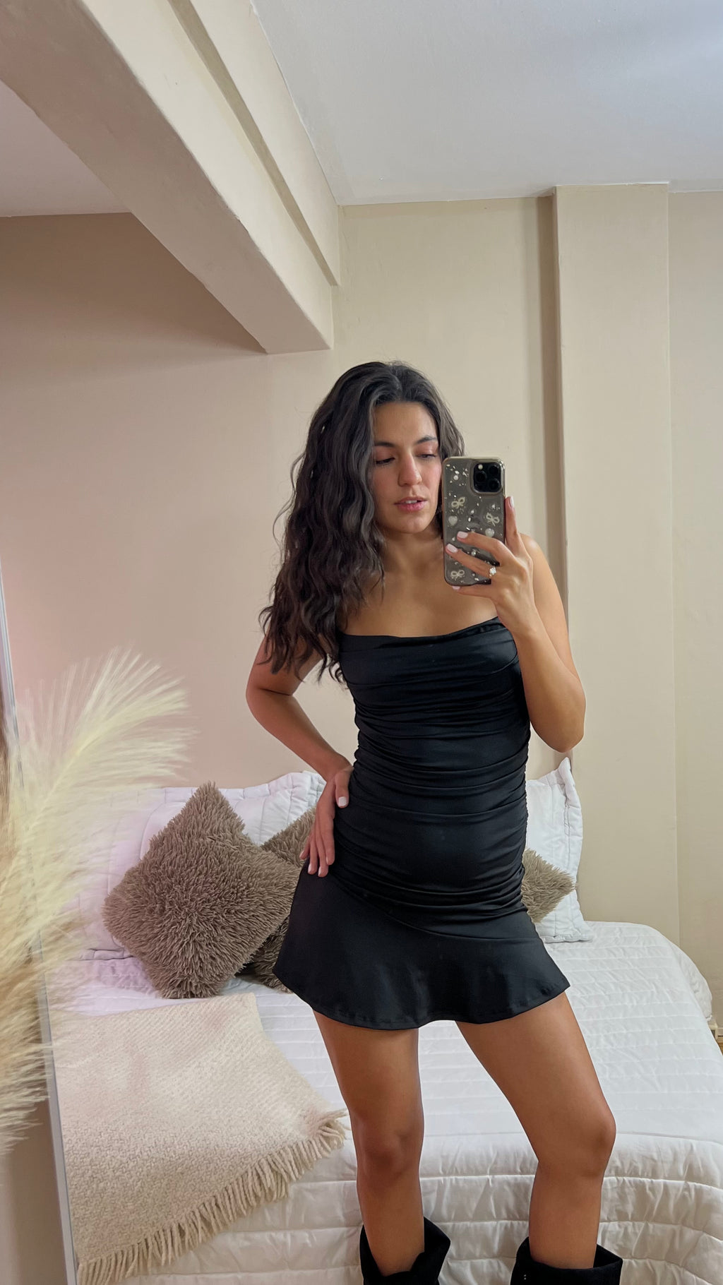 Vestido con frunce y volado